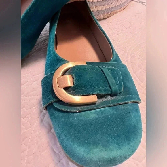 Emerald Green & Matte  Gold Loafers - Picture 7 of 9